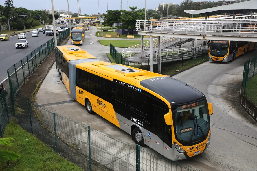 Corredor BRT Transoeste em frente à Barra Olímpica, próximo ao Metropolitan Dream