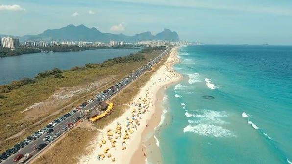 Praia da Reserva e orla da Barra da Tijuca próximas ao Metropolitan Dream